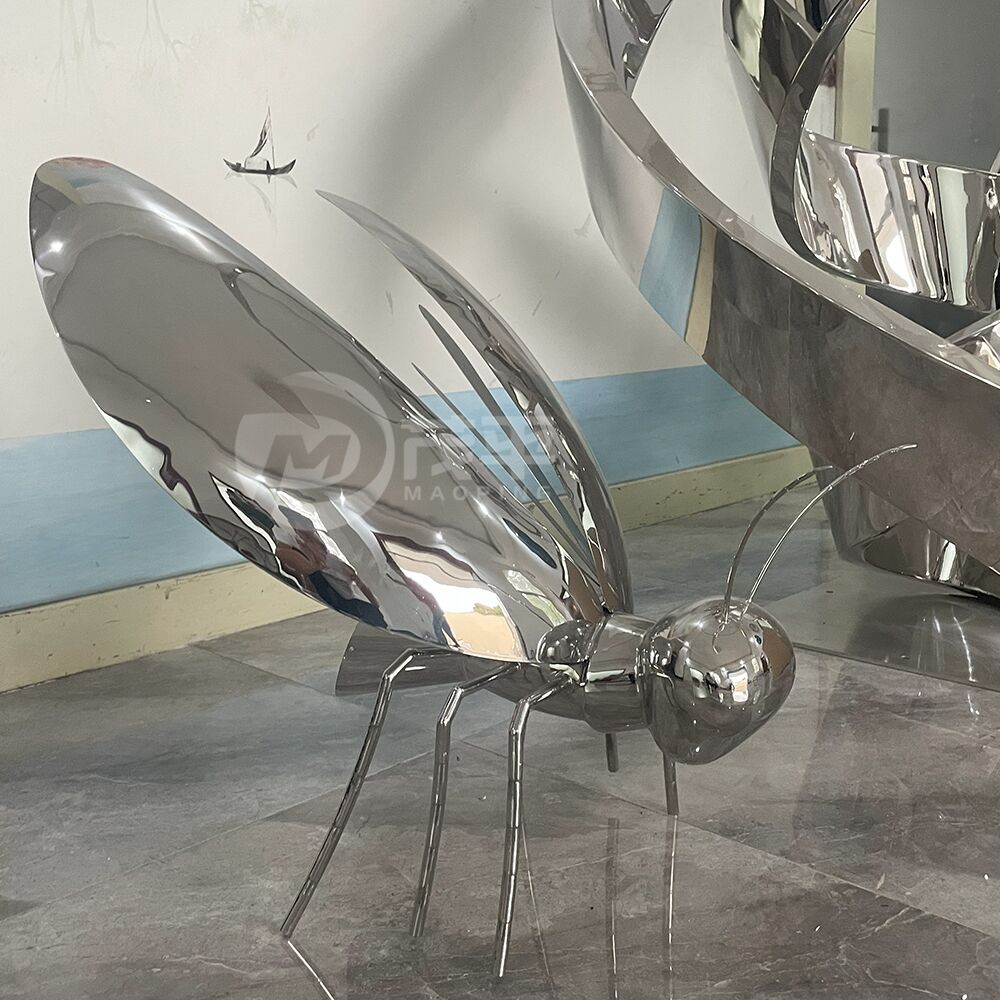 Stainless Steel Bee Sculpture Home Decoration Garden Decor Pendants Yard - Image 2