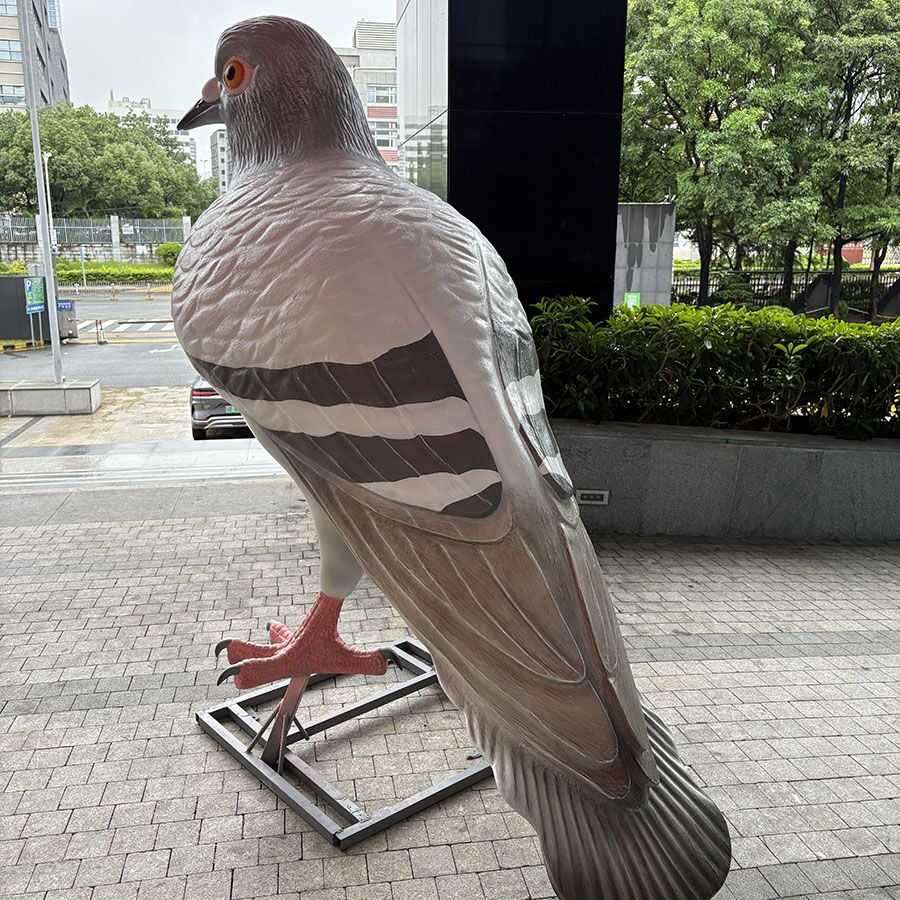 200cm Fiberglass Pigeon Sculpture – Realistic Outdoor Bird Art for Public & Commercial Spaces - Image 3