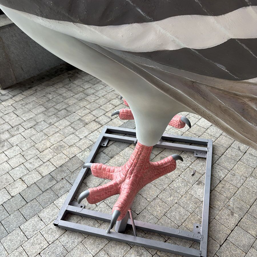 200cm Fiberglass Pigeon Sculpture – Realistic Outdoor Bird Art for Public & Commercial Spaces - Image 4