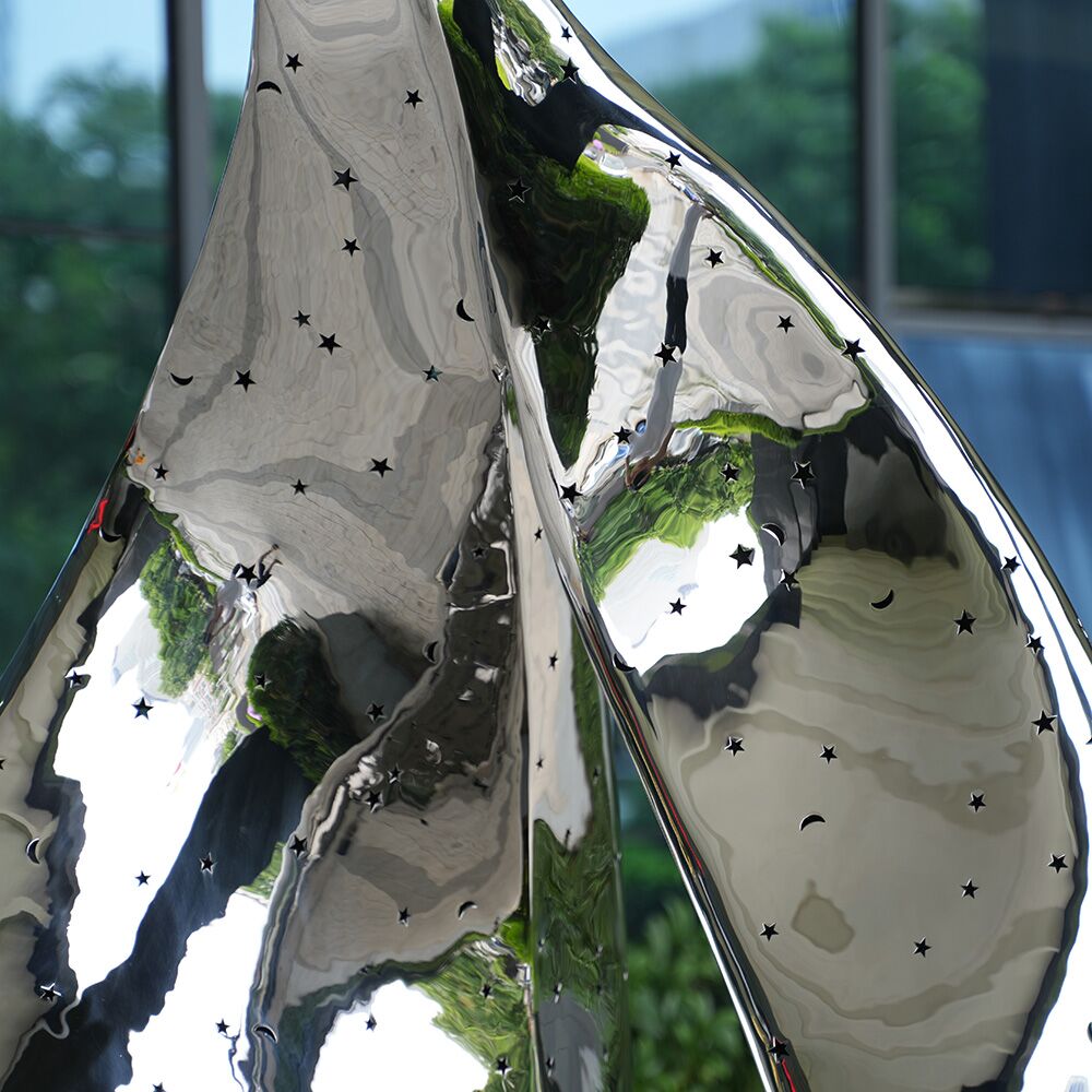 Mirror Polished Flame-Inspired Art for Public & Commercial Spaces - Image 2