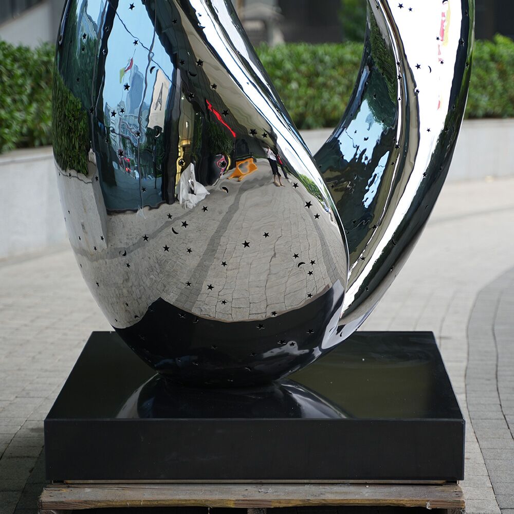 Mirror Polished Flame-Inspired Art for Public & Commercial Spaces - Image 3