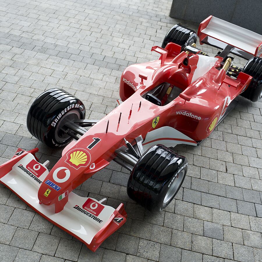 Racing car