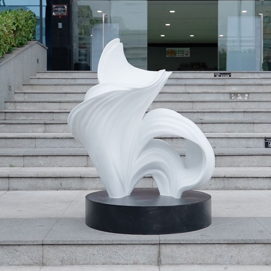 Abstract fiberglass sculputre251121-2