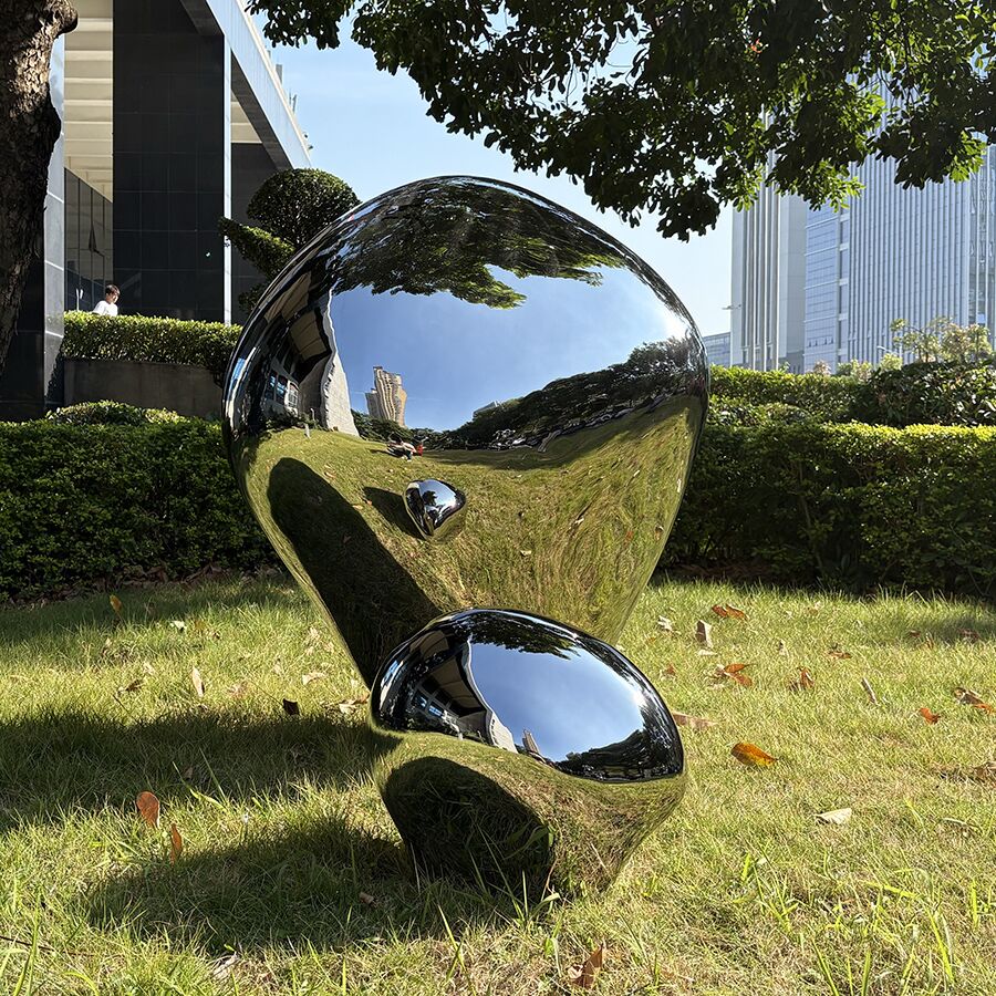 Mirror-Polished Stainless Steel River Stone Sculptures for Outdoor Landscapes - Image 2